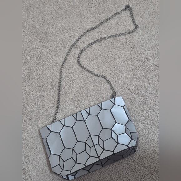 Geometric Silver Chain Shoulder Bag - Picture 1 of 4